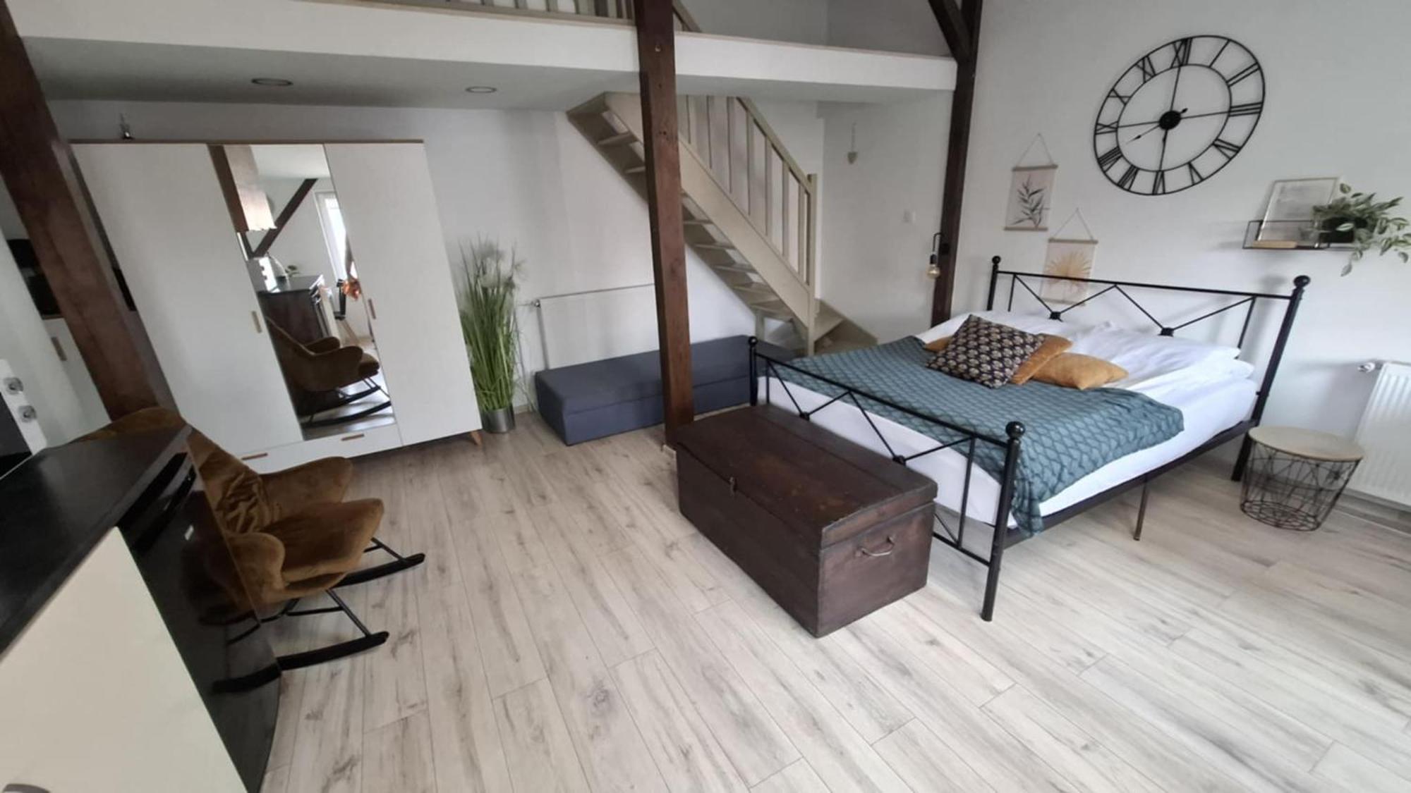 Attic Room エウク エクステリア 写真
